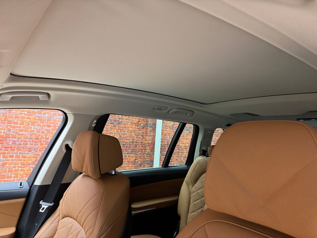 New 2026 Black BMW xDrive40i image 3