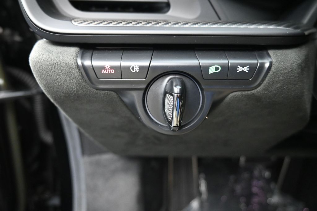 Used 2024  Porsche  image 20