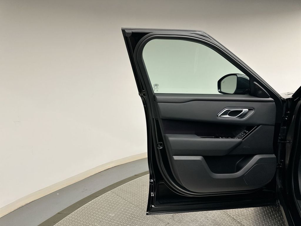 Thumbnail: 2026 Land Rover Range Rover Velar - 21