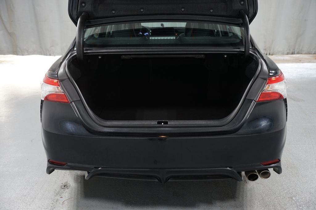 Thumbnail: 2018 Toyota Camry - 31