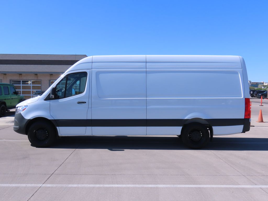 Thumbnail: 2025 Mercedes-Benz Sprinter - 8