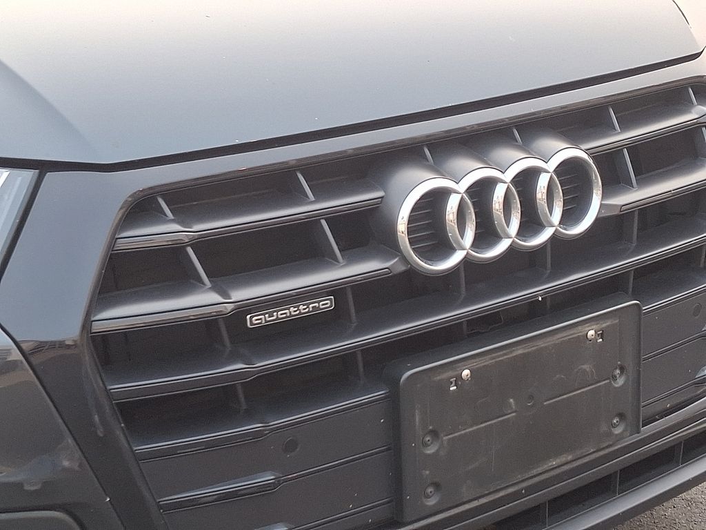 Thumbnail: 2020 Audi Q5 - 4