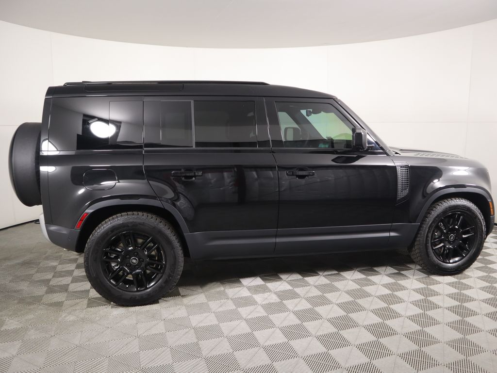 Thumbnail: 2025 Land Rover Defender - 4