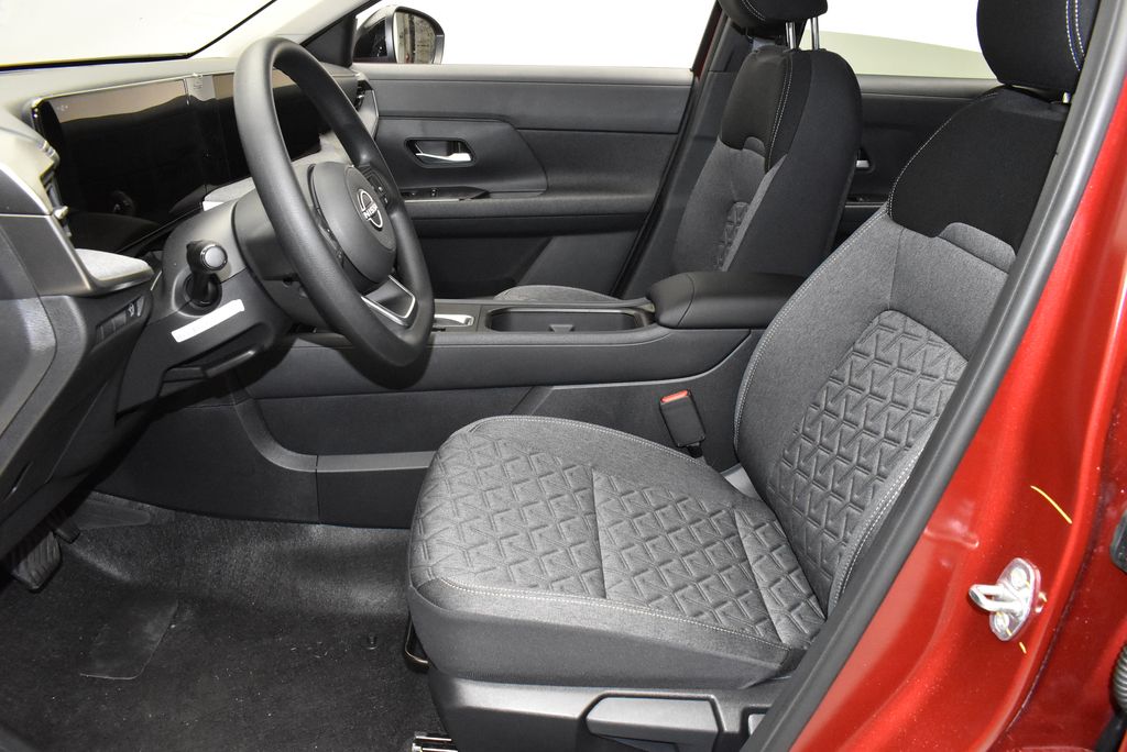 Thumbnail: 2026 Nissan Kicks - 11