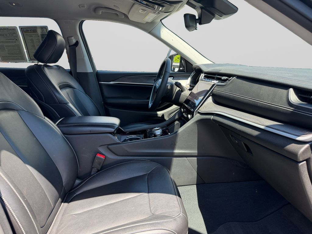 2023 Jeep Grand Cherokee L Limited Black at South Hills CDJR