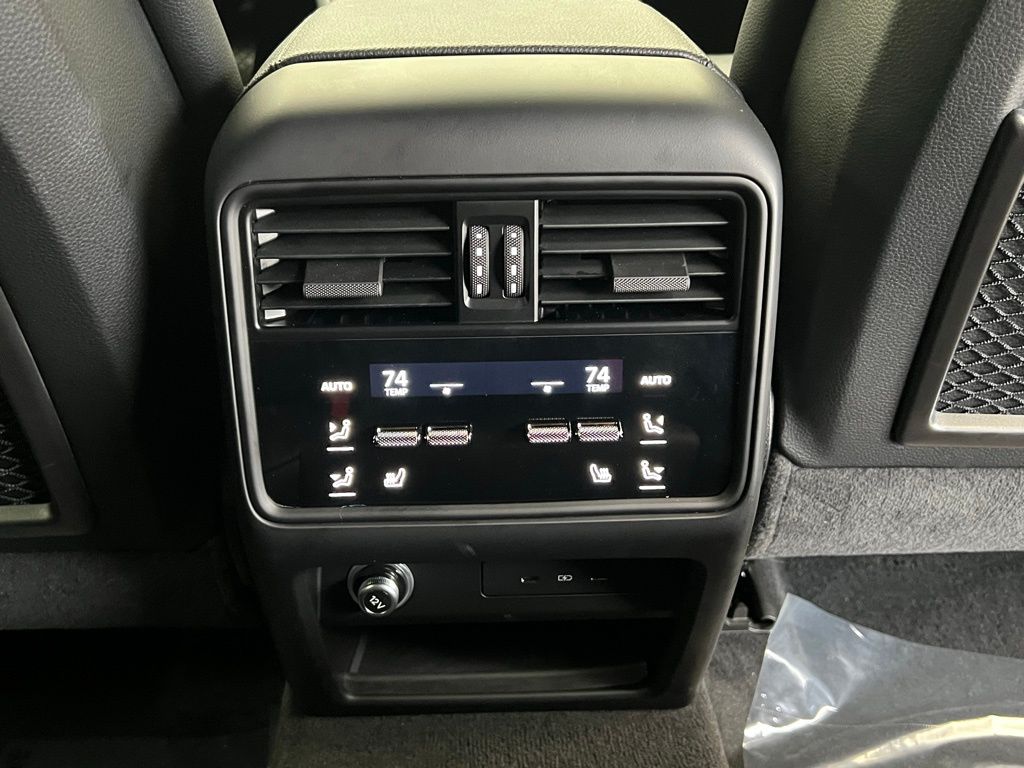 Thumbnail: 2025 Porsche Cayenne - 17