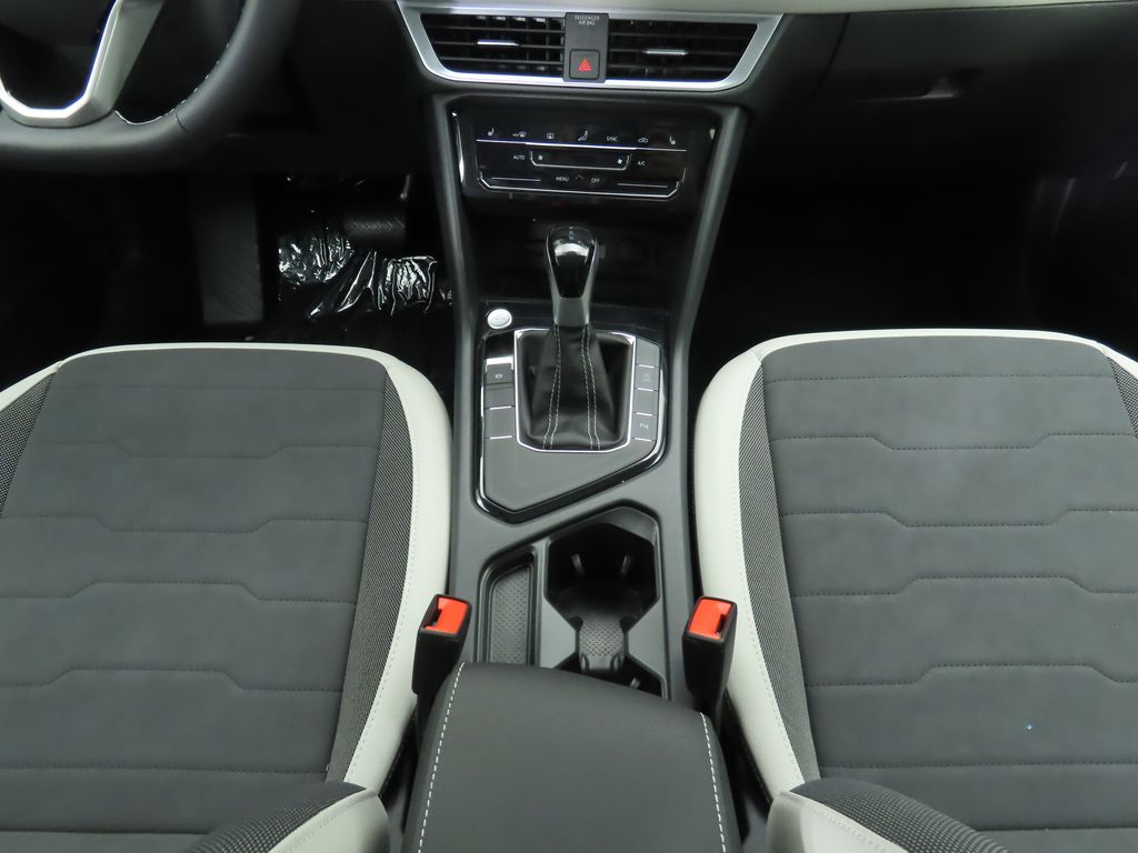 Thumbnail: 2025 Volkswagen Taos - 16