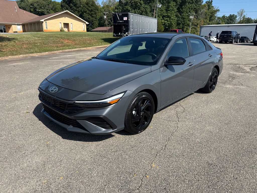 Ecotronic Gray 2026 Hyundai Elantra Sedan Front-Wheel Drive Continuously Variable Transmission