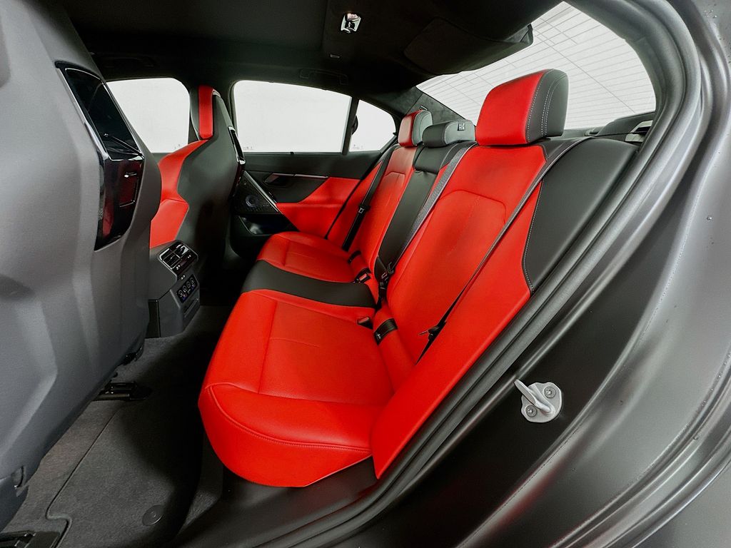 Thumbnail: 2026 BMW M5 - 17