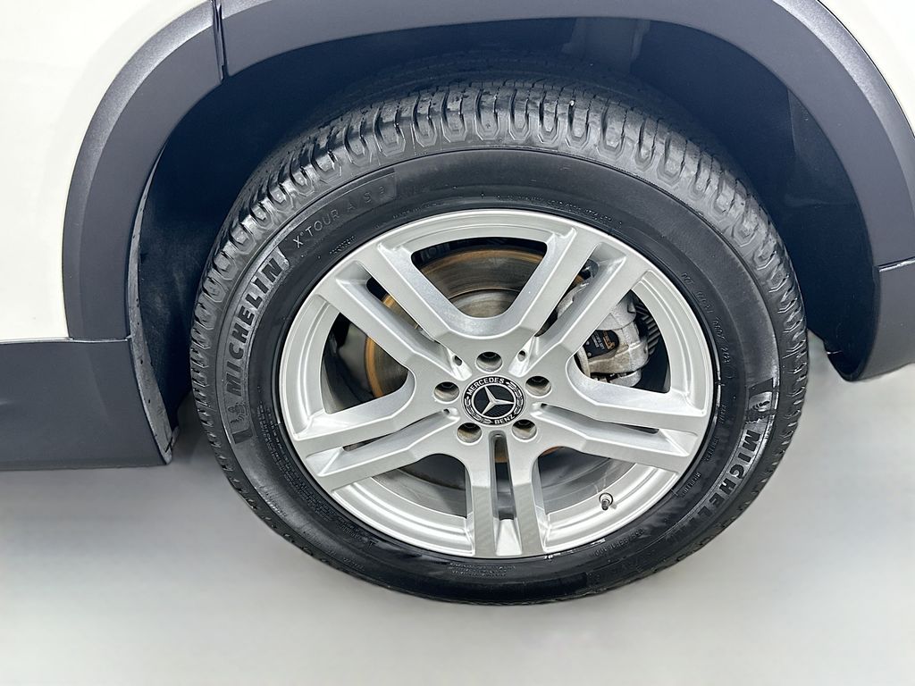 Thumbnail: 2020 Mercedes-Benz GLB - 30