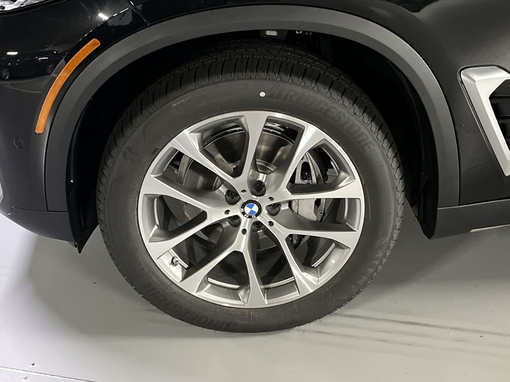 Thumbnail: 2026 BMW X5 - 10