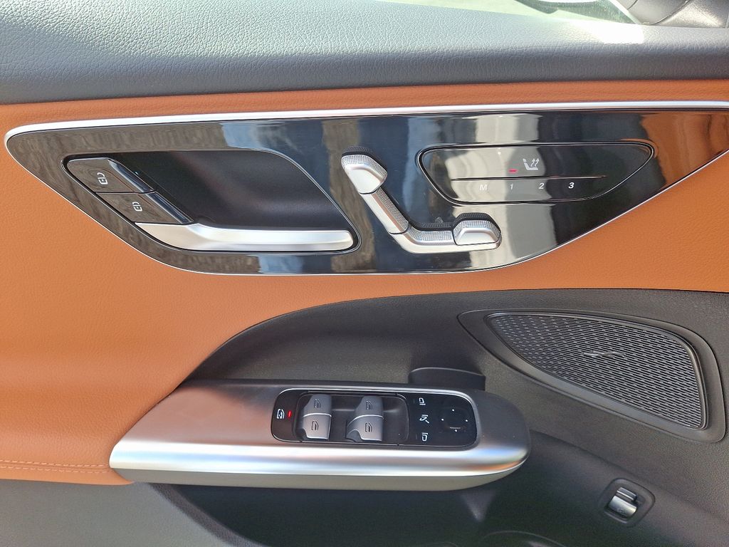 2025 Mercedes-Benz C-Class C 300 12
