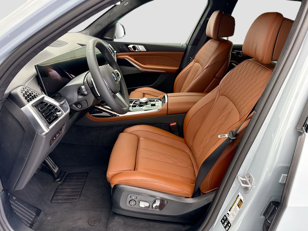 Thumbnail: 2027 BMW X7 - 18