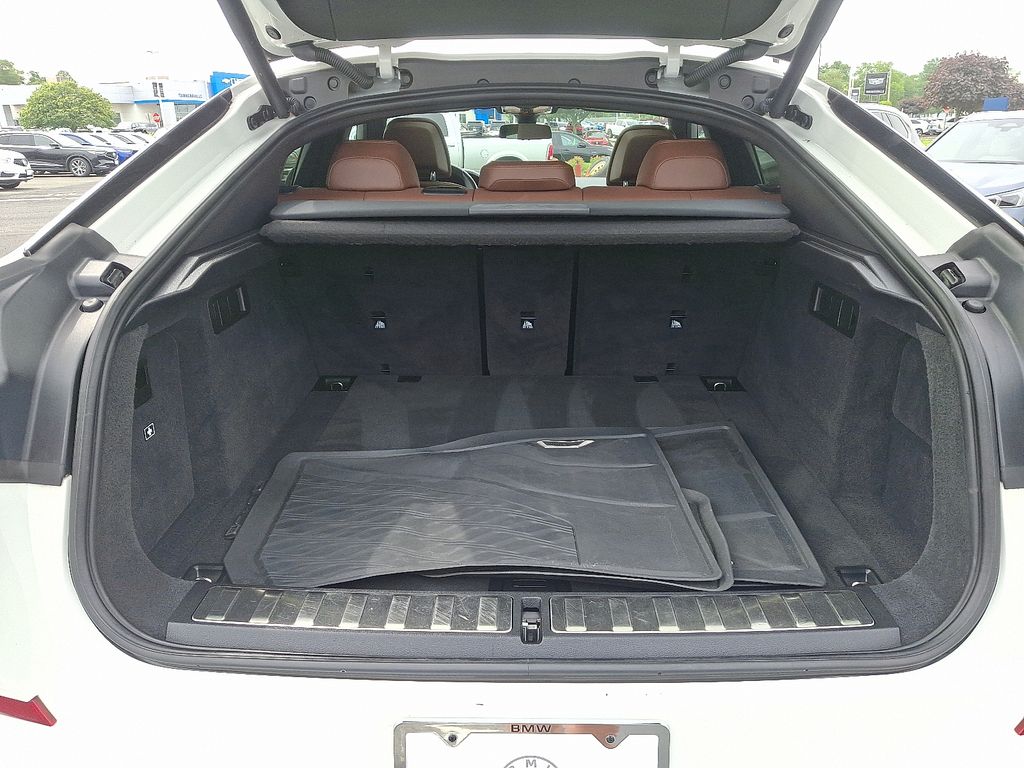 2021 BMW X6 xDrive40i 32