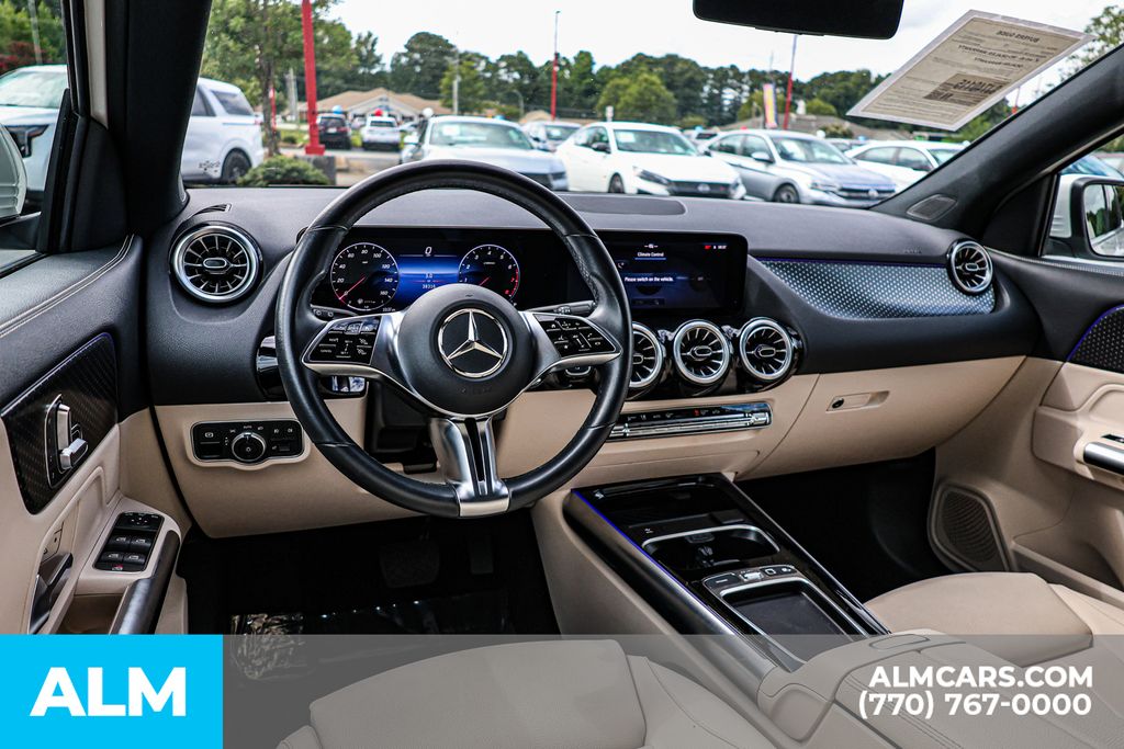 Used 2025 White Mercedes-Benz GLA 250 image 29