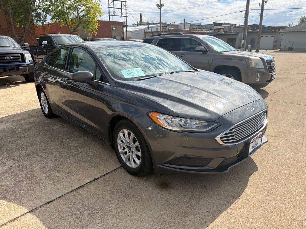 Gray (Magnetic) 2018 Ford Fusion Sedan Front-Wheel Drive 6-Speed Automatic