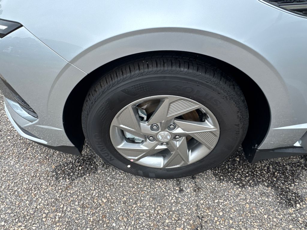 2025 Hyundai Sonata SE photo 18