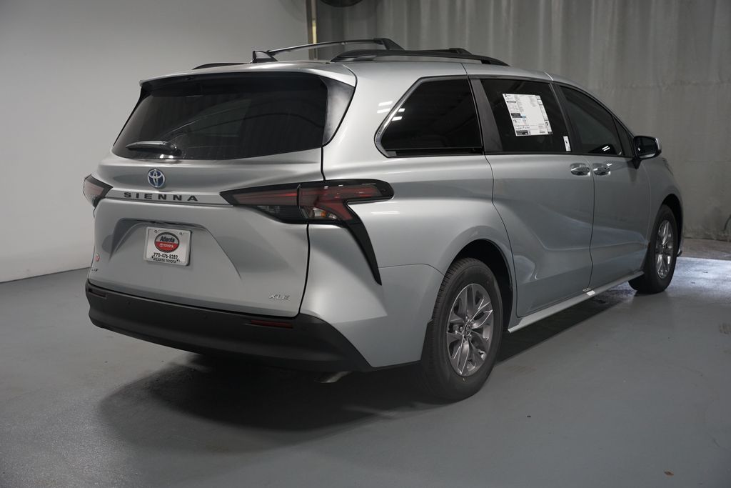Thumbnail: 2025 Toyota Sienna - 8