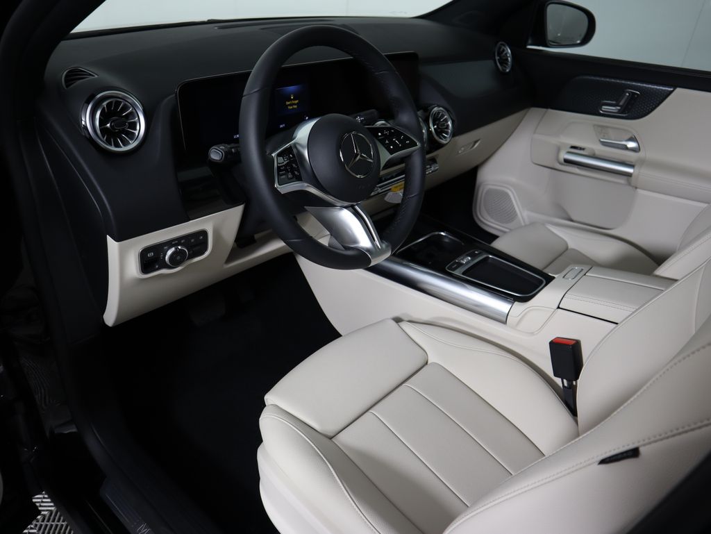 2025 Mercedes-Benz GLA 250 9