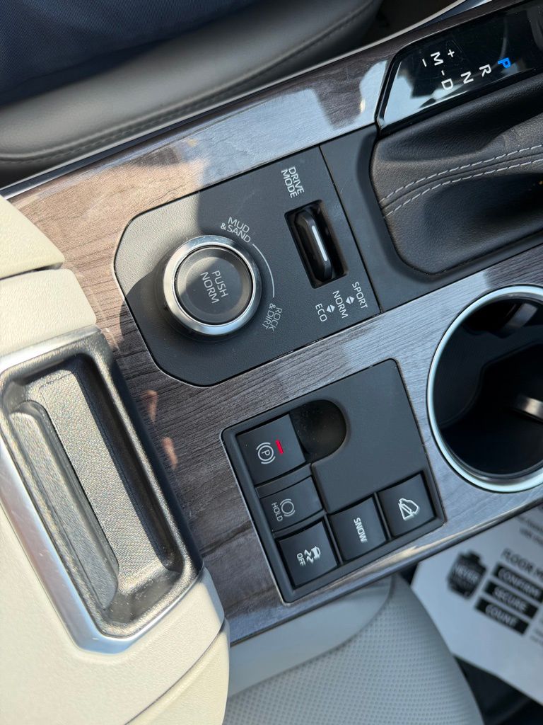 used 2023 Toyota Highlander car, priced at $37,903