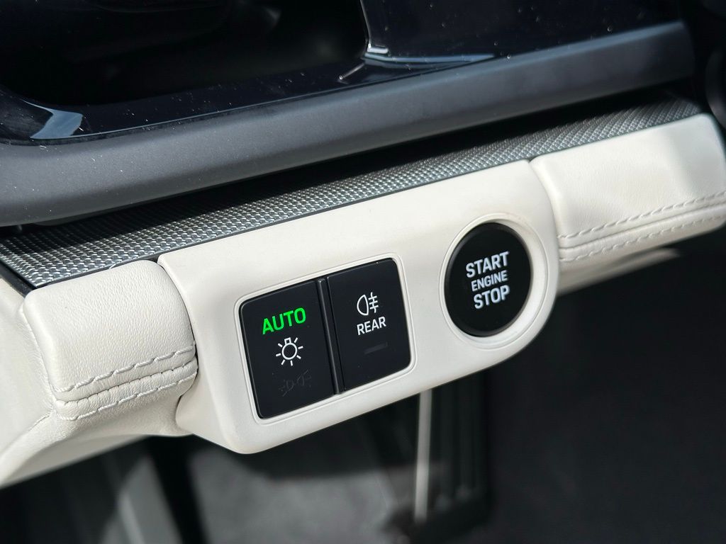 Thumbnail: 2026 Porsche Panamera - 15