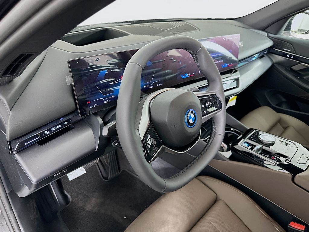 Thumbnail: 2025 BMW i5 - 9
