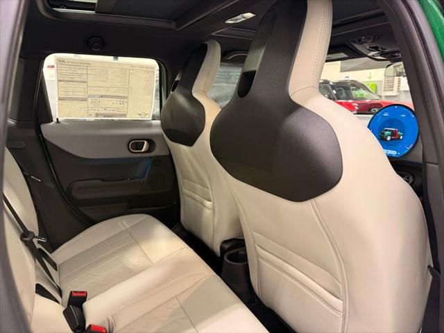 Thumbnail: 2026 MINI Cooper - 25