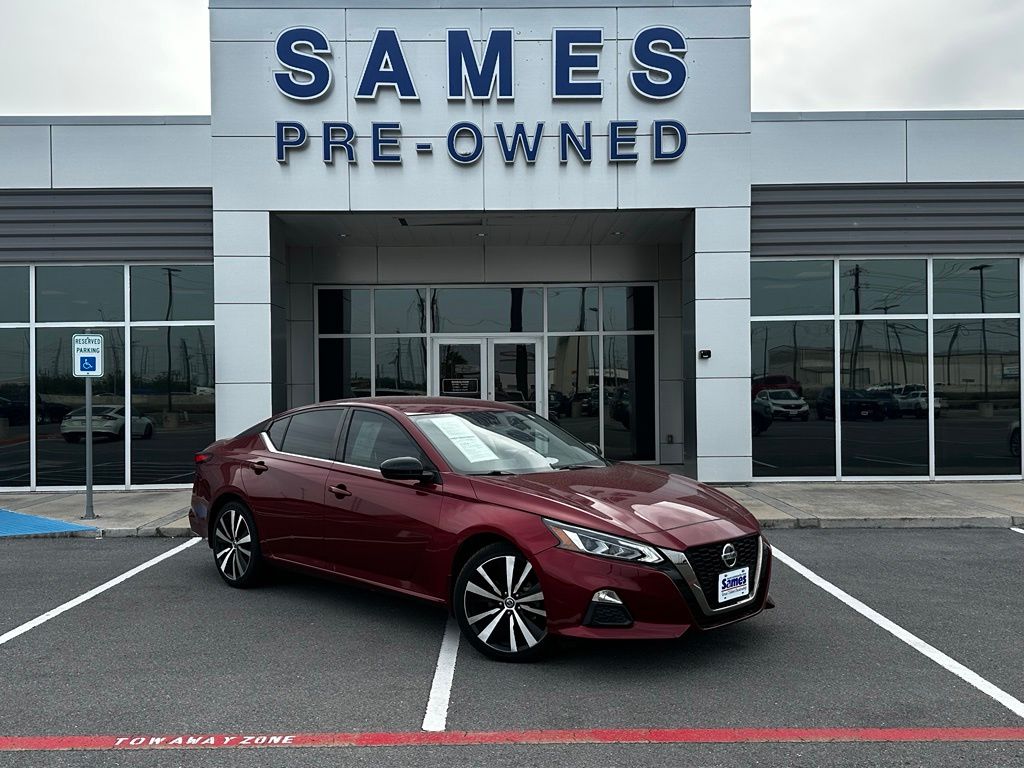 Red (Scarlet Ember Tintcoat) 2022 Nissan Altima Sedan Front-Wheel Drive Continuously Variable Transmission