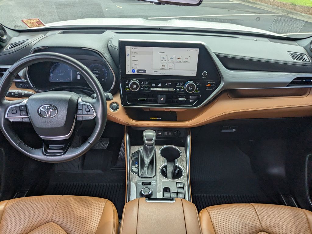 Used 2023 Toyota Highlander SUV
