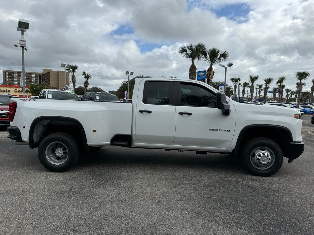 2025 Chevrolet Silverado 3500HD Work Truck 9