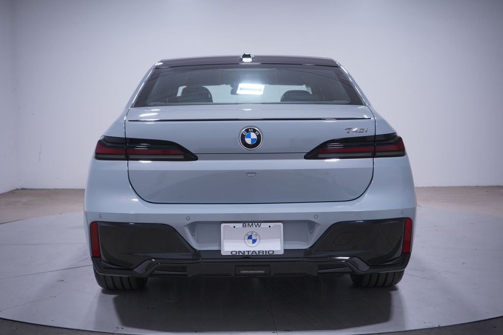 Thumbnail: 2026 BMW 7 Series - 5