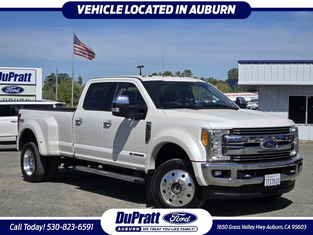 2017 Ford F-450 Super Duty Lariat Crew Cab LB DRW 4WD