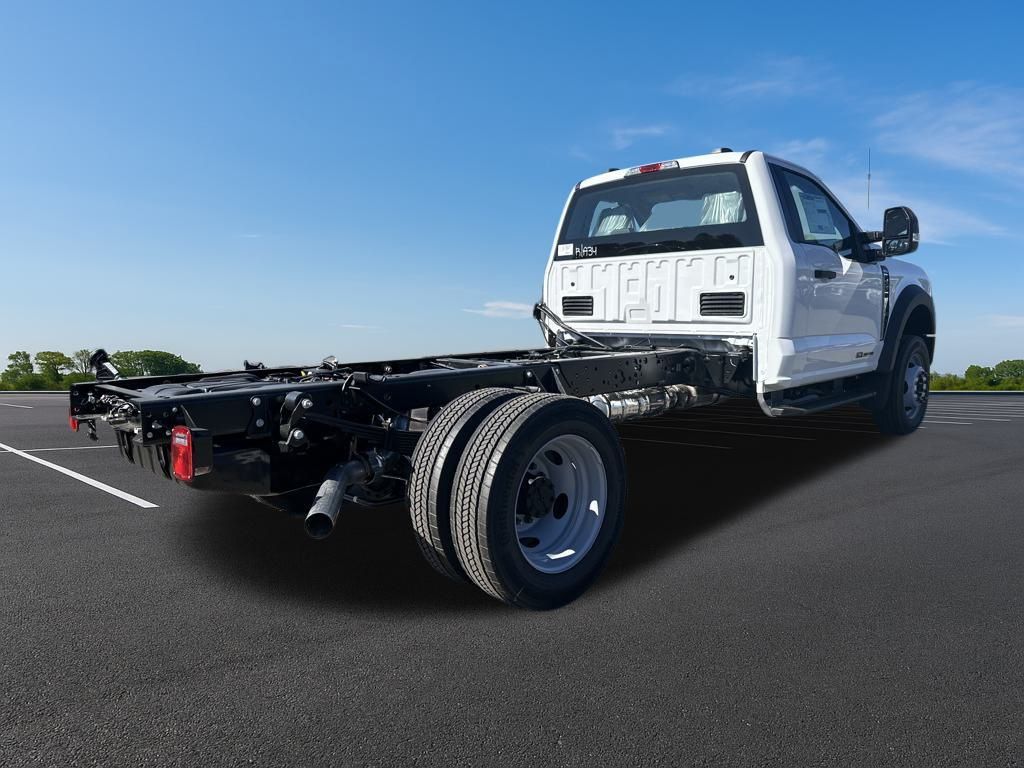 New 2025 Ford Super Duty F-550 Chassis Regular Cab (DRW) 169" Wheelbase XL