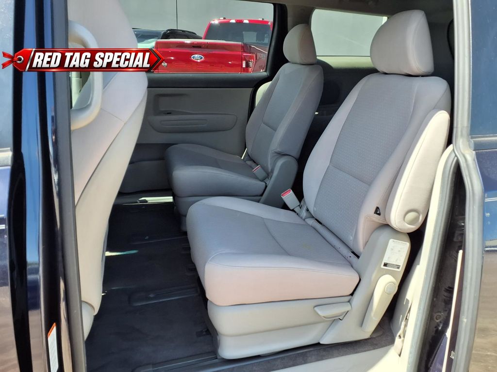 2018 Kia Sedona LX - 10