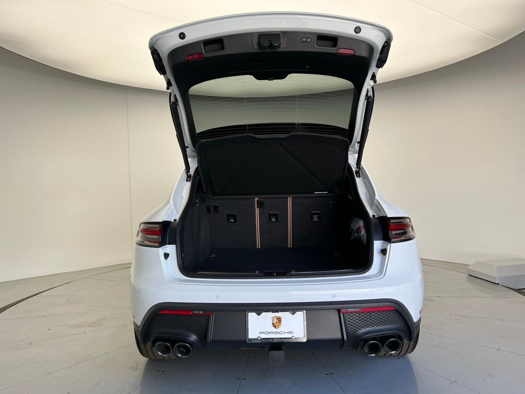 2025 Porsche Macan  20