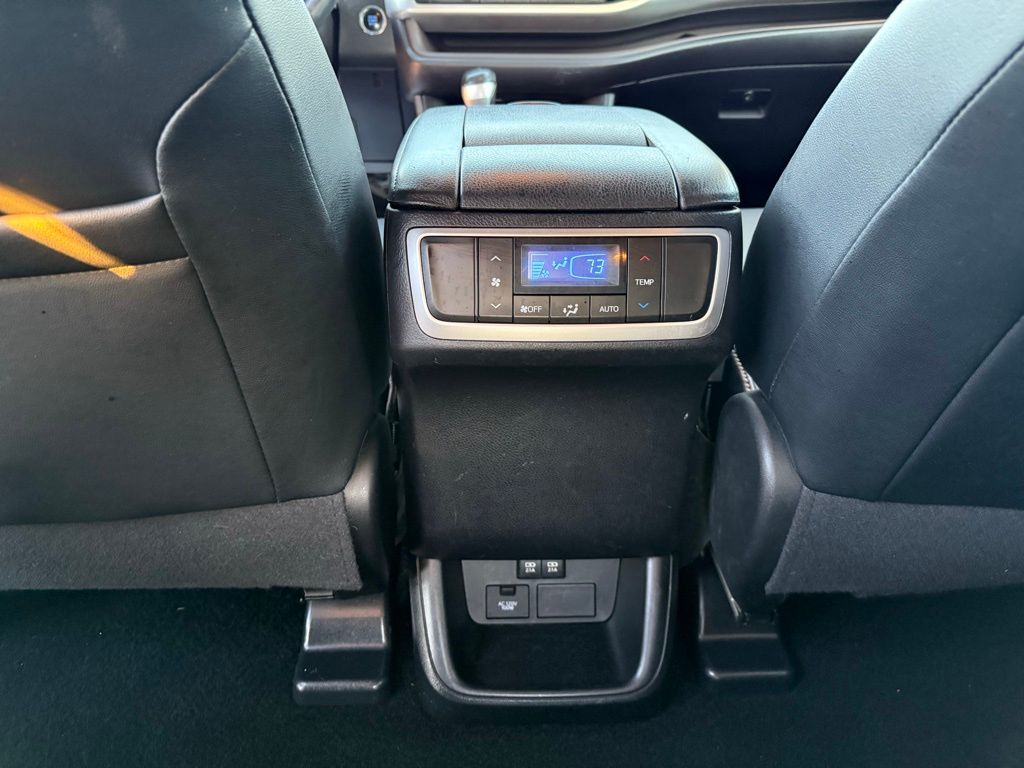 Thumbnail: 2017 Toyota Highlander - 22