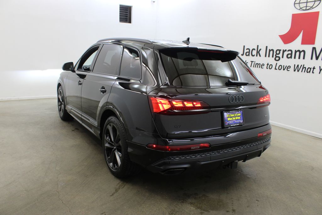 new 2026 Audi Q7 car, priced at $77,040