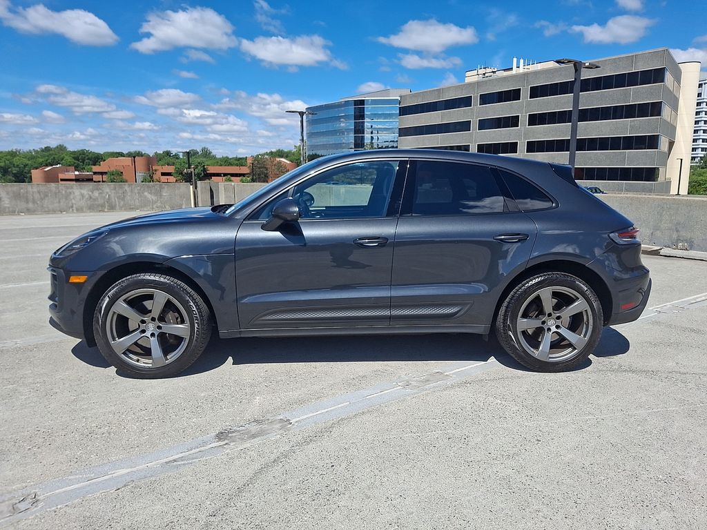 Thumbnail: 2023 Porsche Macan - 11