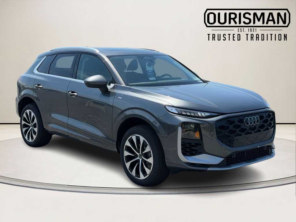 Daytona Gray Pearl Effect 2026 Audi Q3 SUV / Crossover All-Wheel Drive 7-Speed Automatic