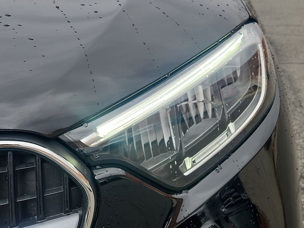 Thumbnail: 2025 Mercedes-Benz GLC - 9