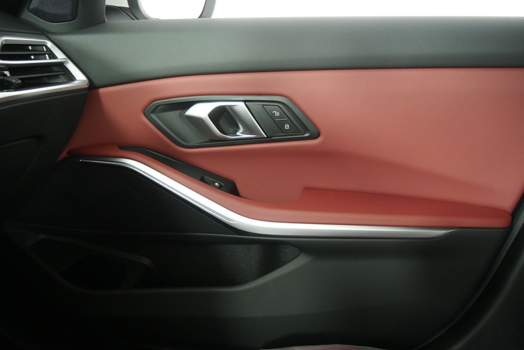 2025 BMW 3 Series 330i 23
