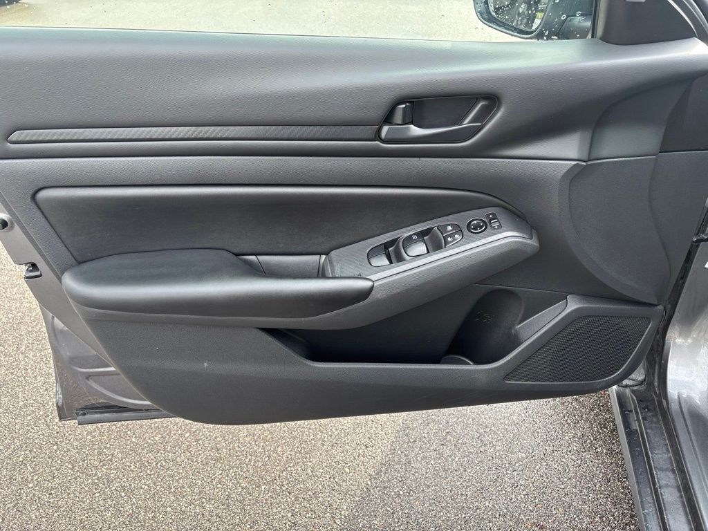 Used 2024 Nissan Altima Sedan