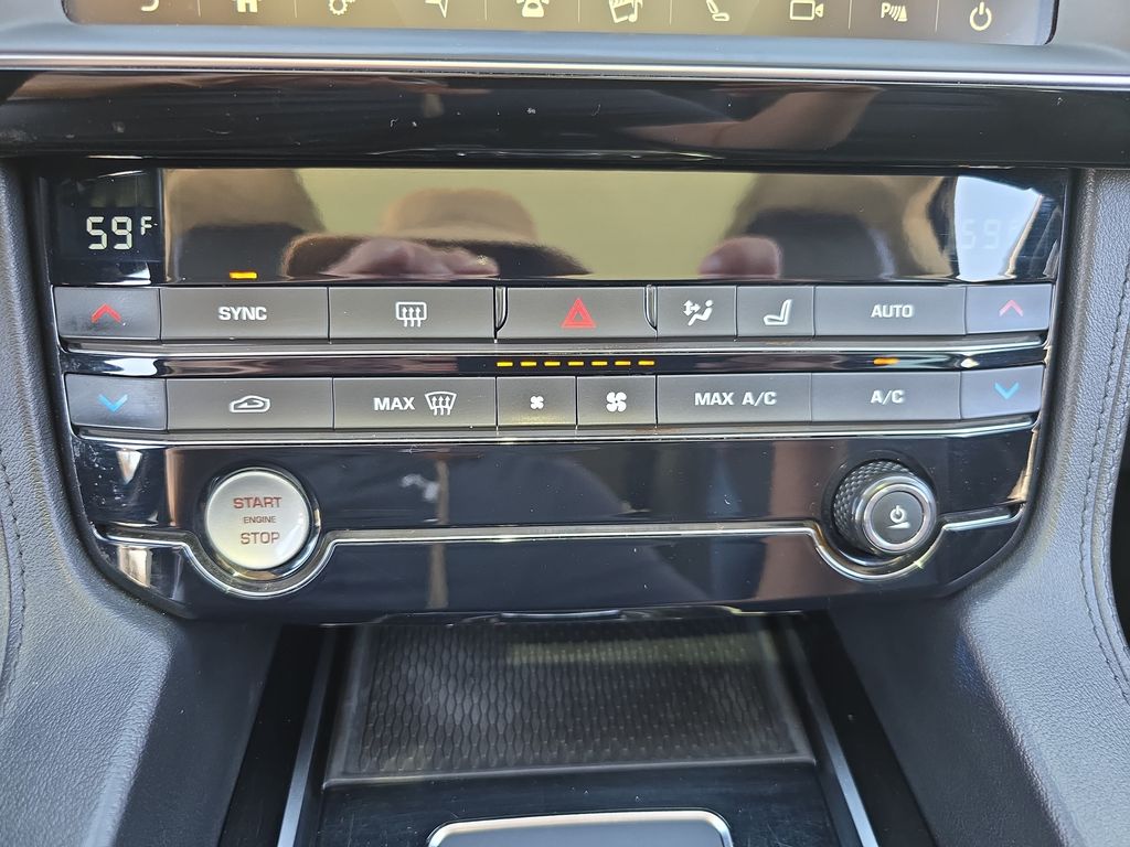Used 2019  Jaguar 30t Prestige image 27