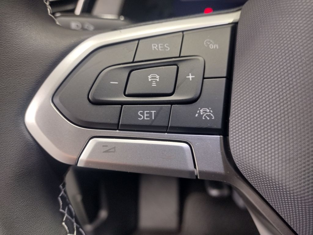 2026 Volkswagen Atlas Cross Sport 2.0T SE