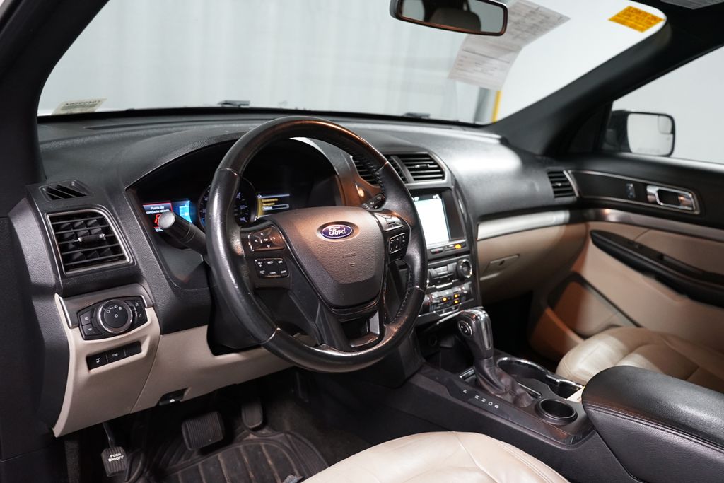 Thumbnail: 2018 Ford Explorer - 7