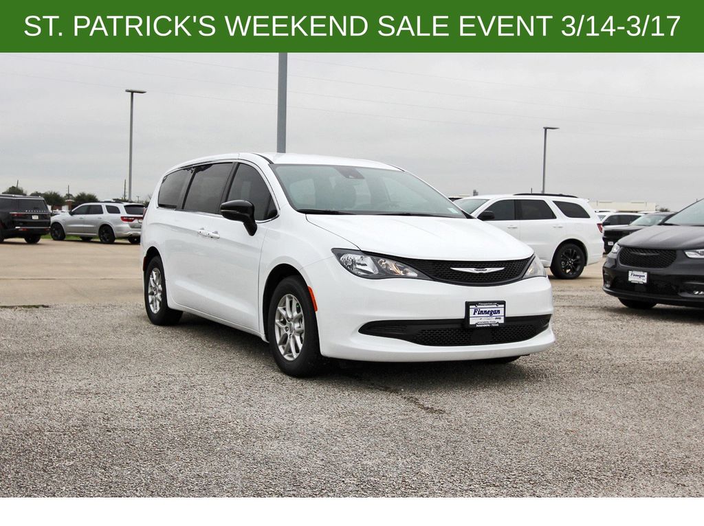 2025 Chrysler Voyager LX FWD