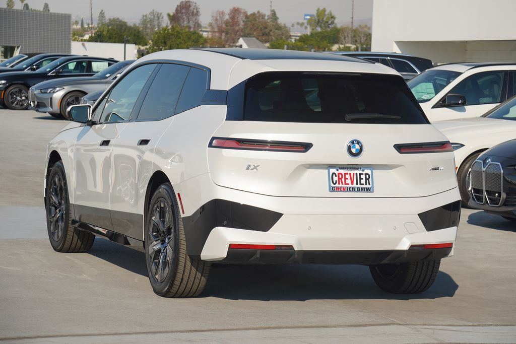 2025 BMW iX xDrive50 7