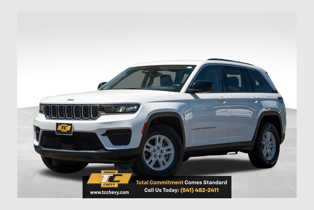 2023 Jeep Grand Cherokee Laredo 4WD