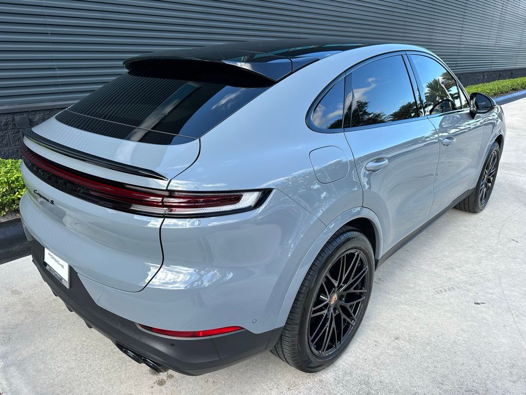Thumbnail: 2025 Porsche  - 9
