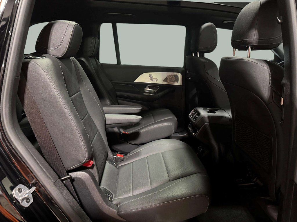 Used 2025 Black Mercedes-Benz GLS 450 image 29